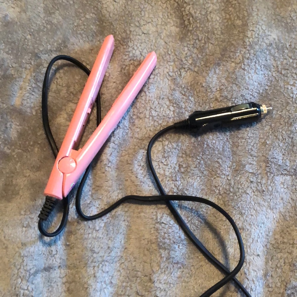 Mini car hair straightener